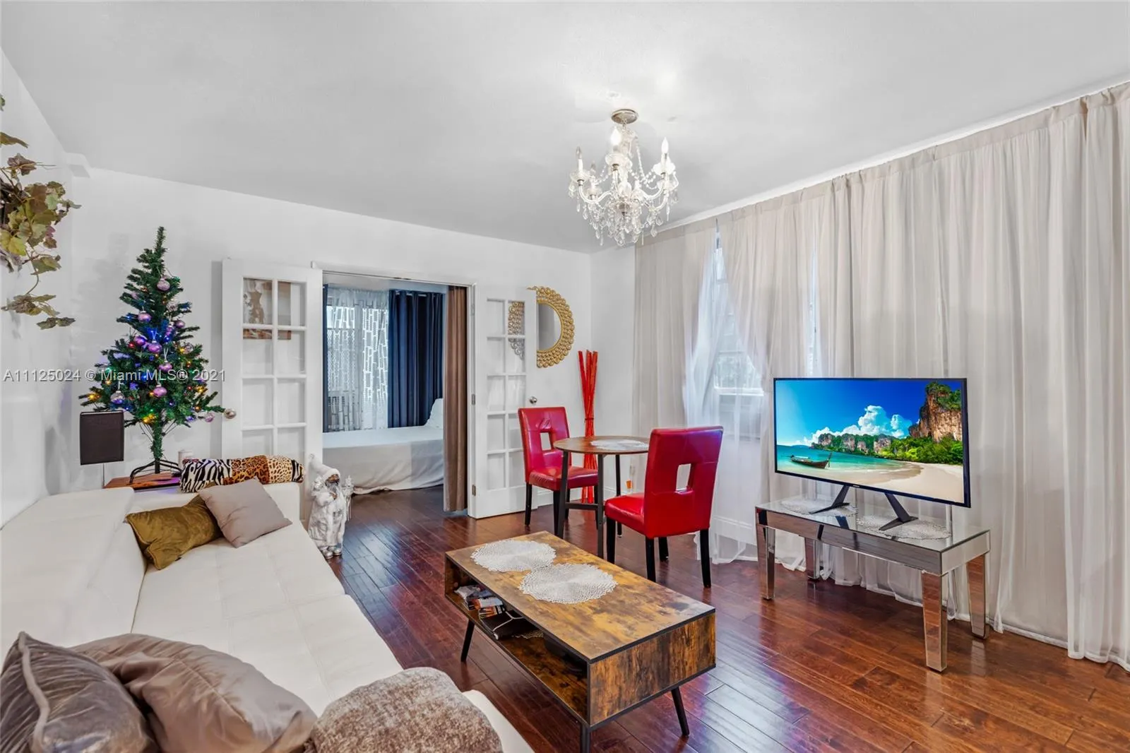 1 bedroom 1 bath for sale at 1150 Euclid Ave # 101, Miami Beach FL 33139