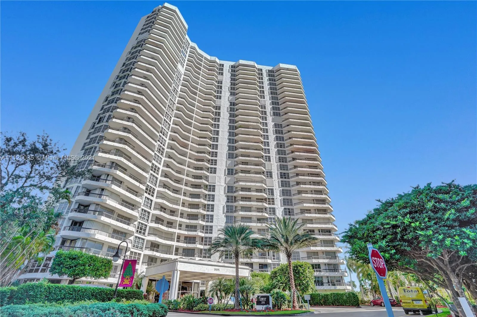 2 bedroom 2 bath for sale at 19195 Mystic Pointe Dr # 1809, Aventura FL 33180
