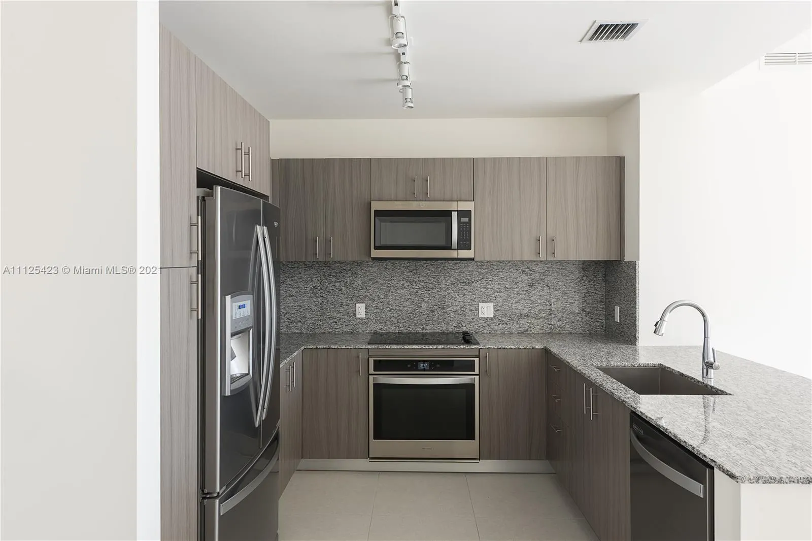 5350 NW 84th Ave # 2013, Doral FL 33166