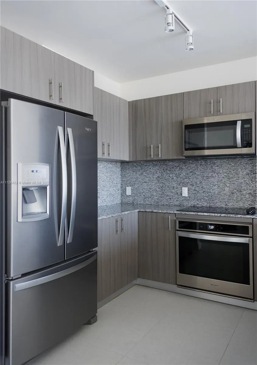 5350 NW 84th Ave # 2013, Doral FL 33166