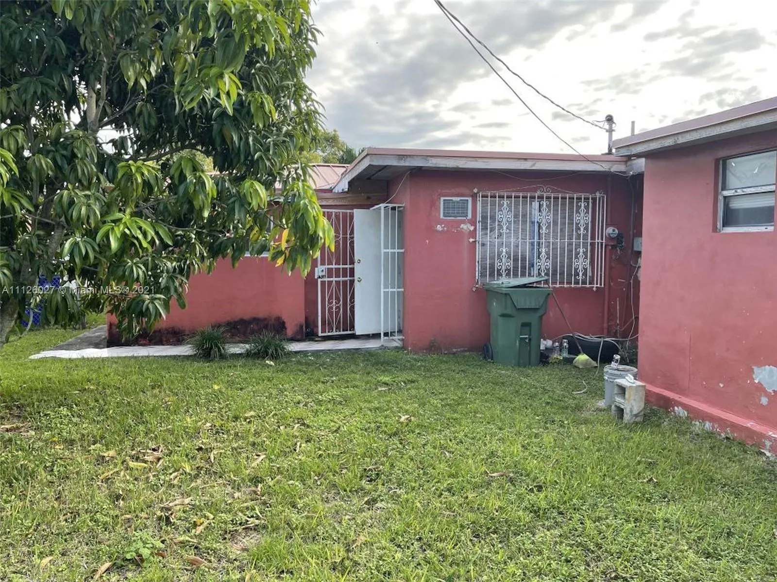 6731 SW 7th St, Miami FL 33144