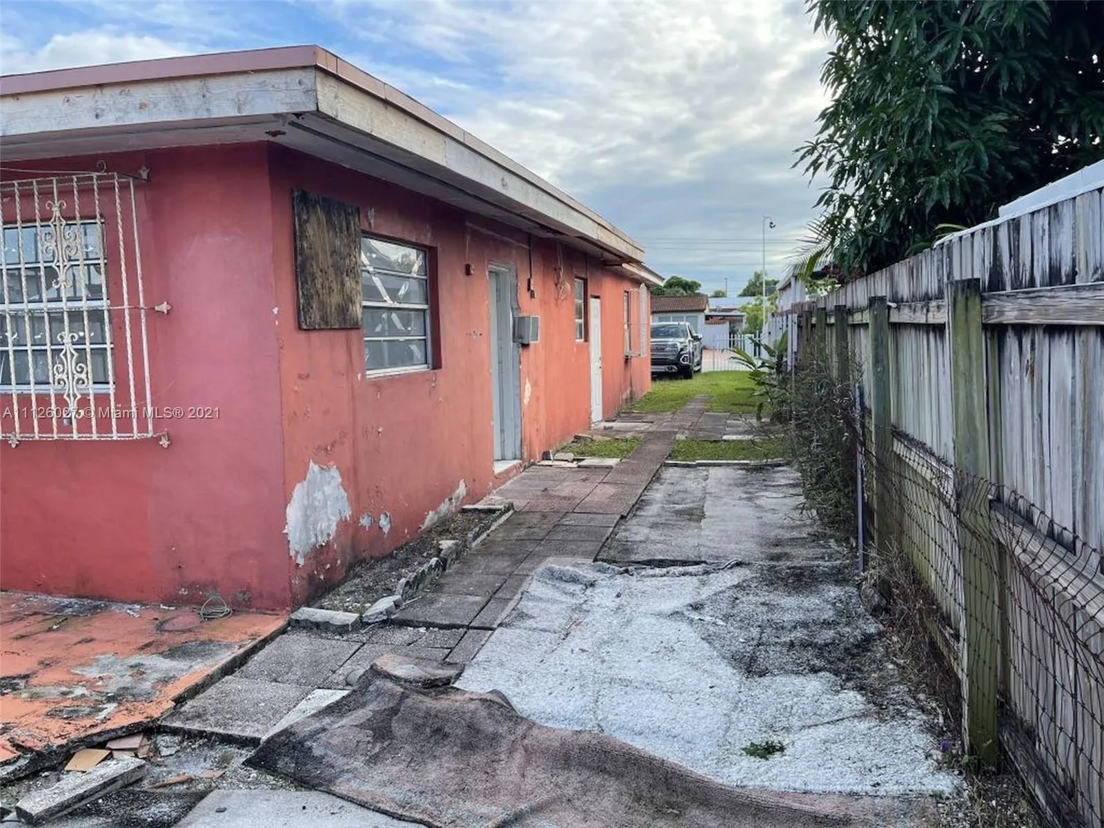 6731 SW 7th St, Miami FL 33144