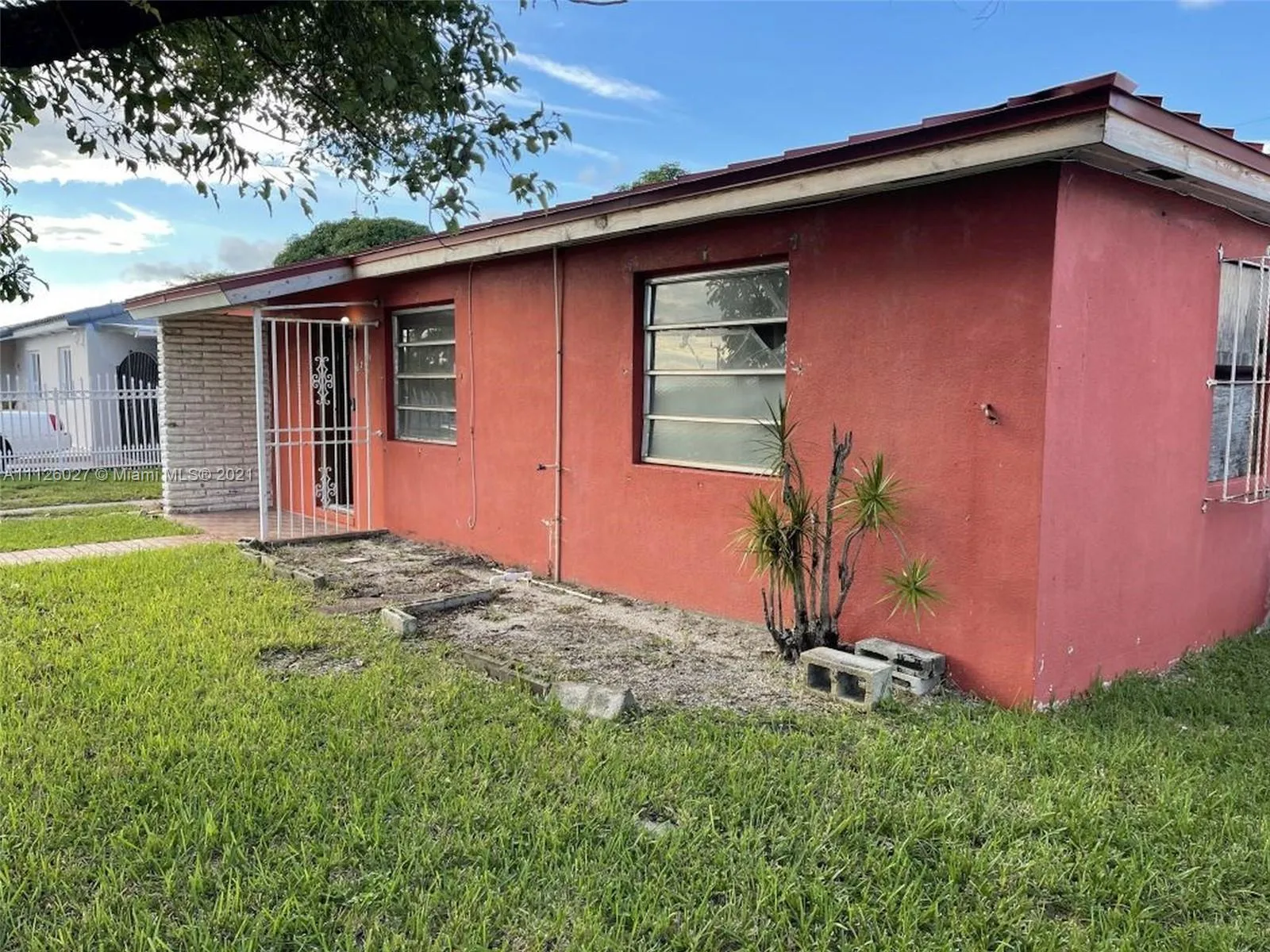 6731 SW 7th St, Miami FL 33144