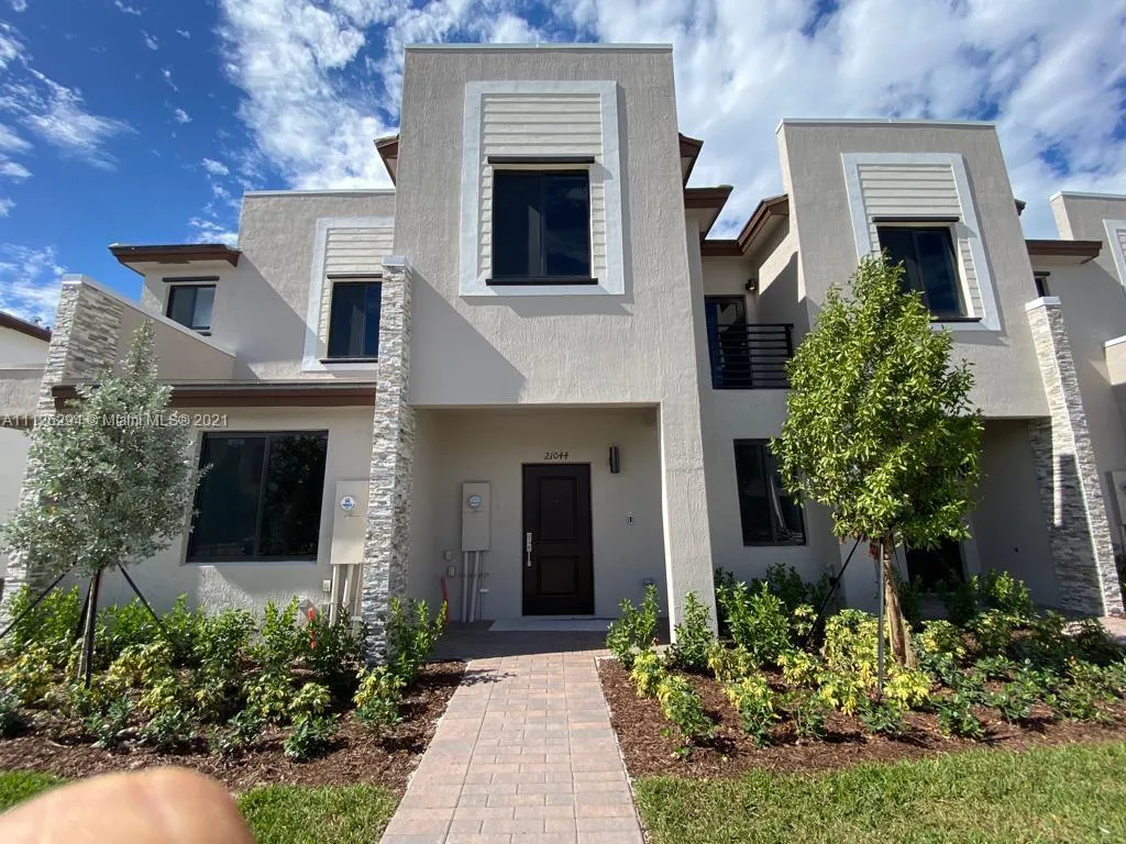 3 bedroom 2 bath for sale at 21044 NE 8th Ave, Miami FL 33179