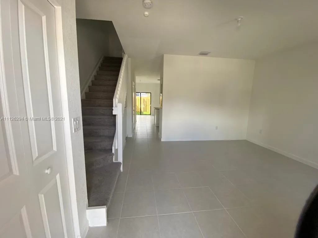 21044 NE 8th Ave, Miami FL 33179