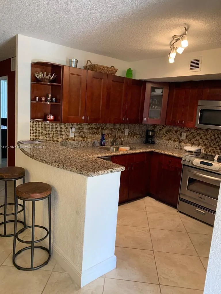 7091 Environ Blvd # 147, Lauderhill FL 33319