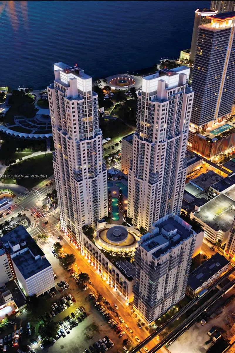 1 bedroom 1 bath for sale at 244 Biscayne Blvd # 449, Miami FL 33132