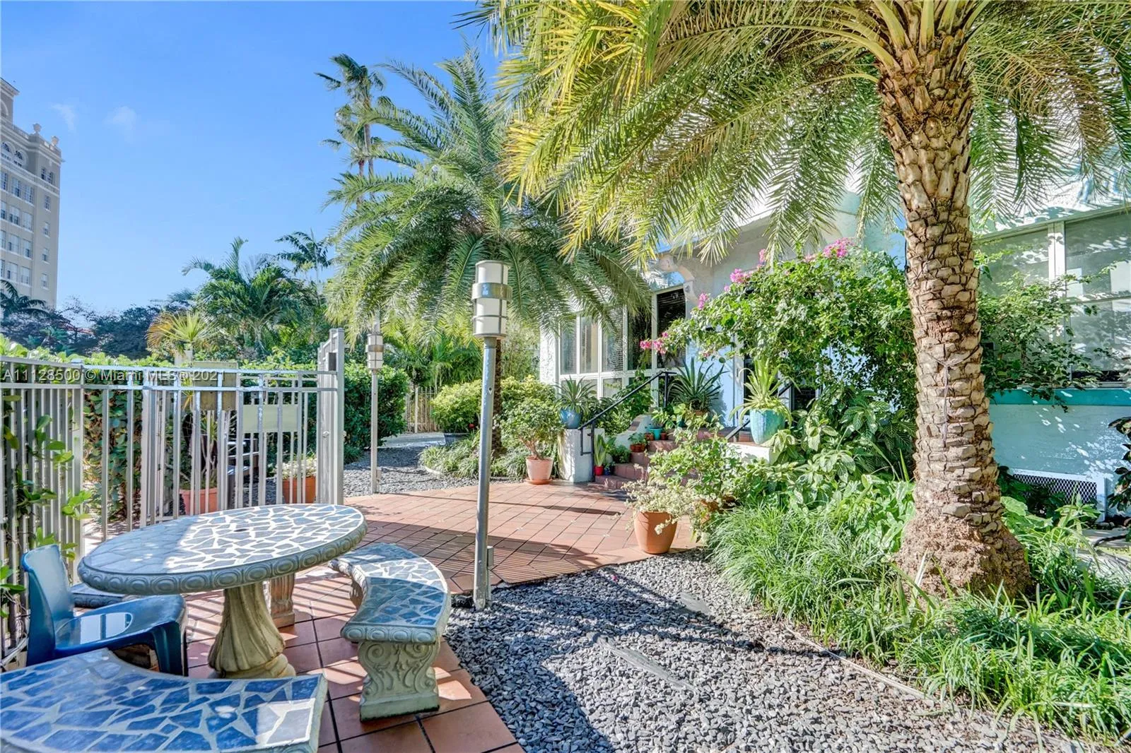 1218 Drexel Ave # 208, Miami Beach FL 33139