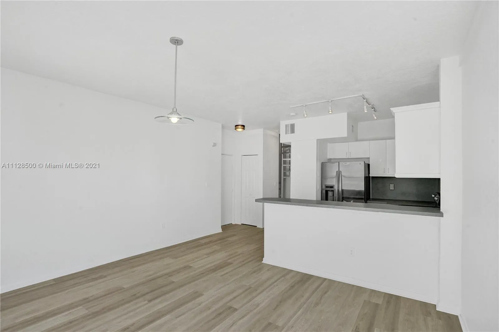 1218 Drexel Ave # 208, Miami Beach FL 33139