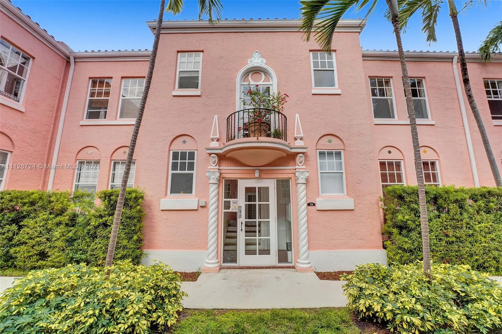 1 bedroom 1 bath for sale at 758 Meridian Ave # 6, Miami Beach FL 33139