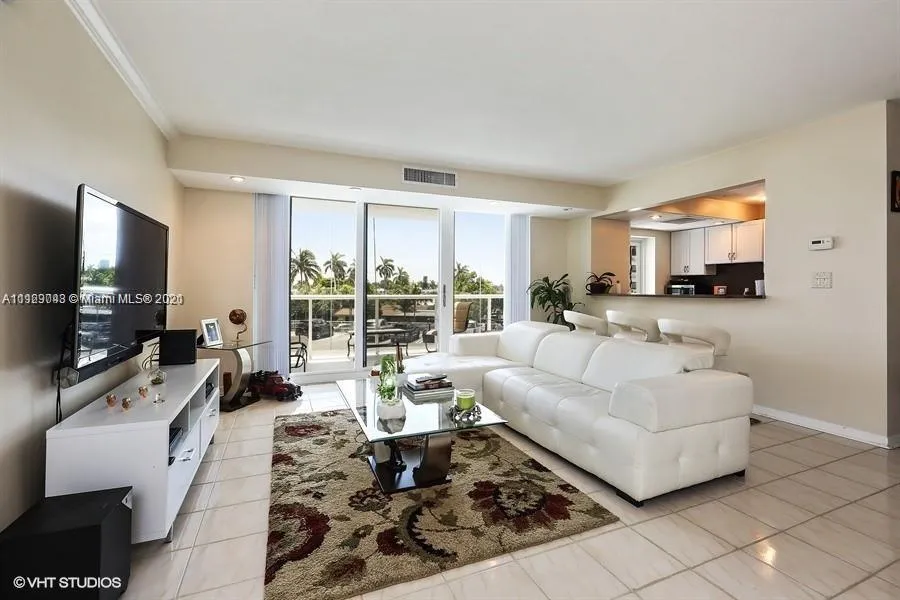 2715 N Ocean Blvd # 2E, Fort Lauderdale FL 33308