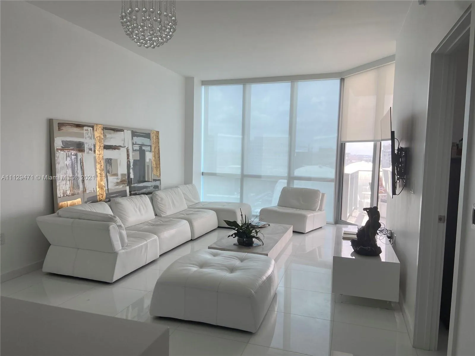 851 NE 1st Ave # 1606, Miami FL 33132