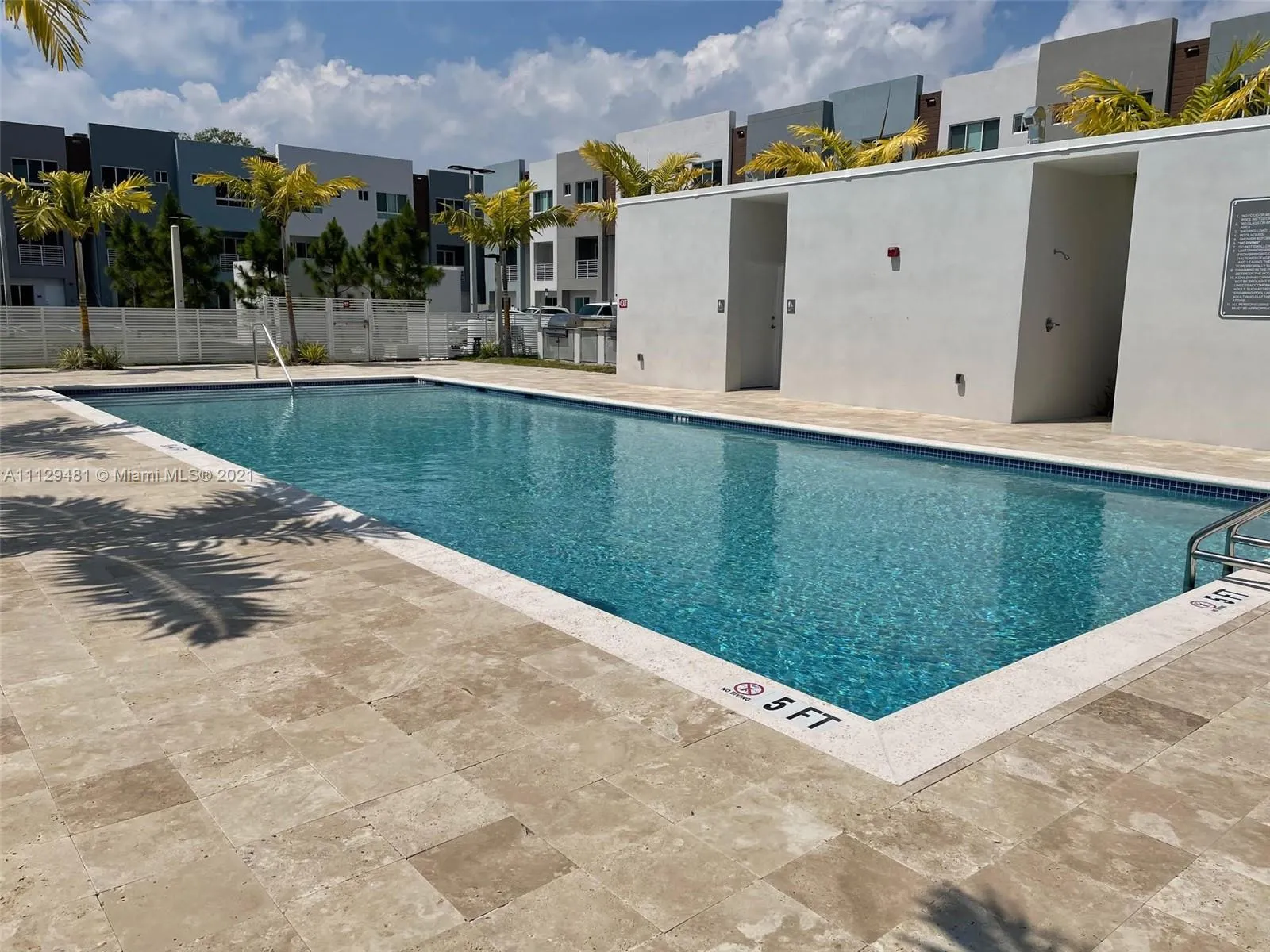 2555 NE 193rd St # 2206, Miami FL 33180