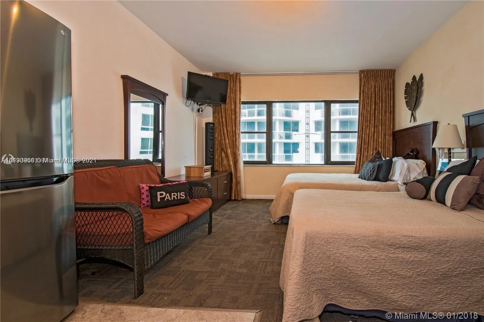 6345 Collins Ave # 832, Miami Beach FL 33141