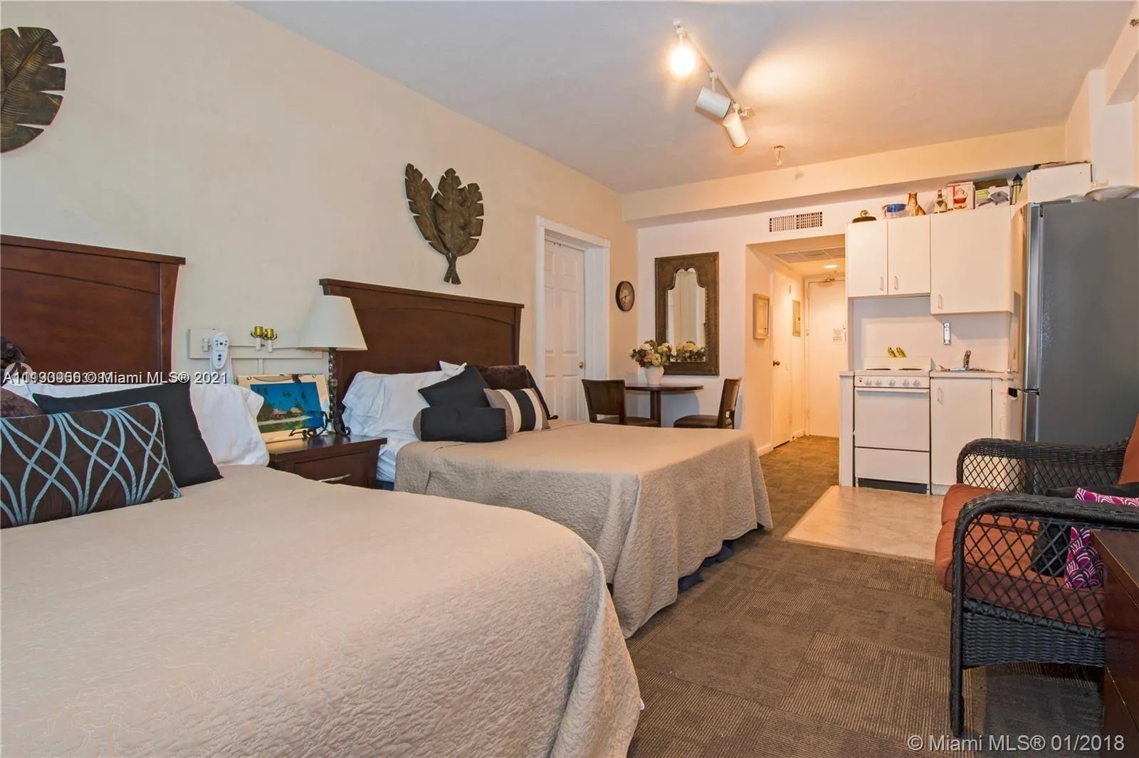 6345 Collins Ave # 832, Miami Beach FL 33141