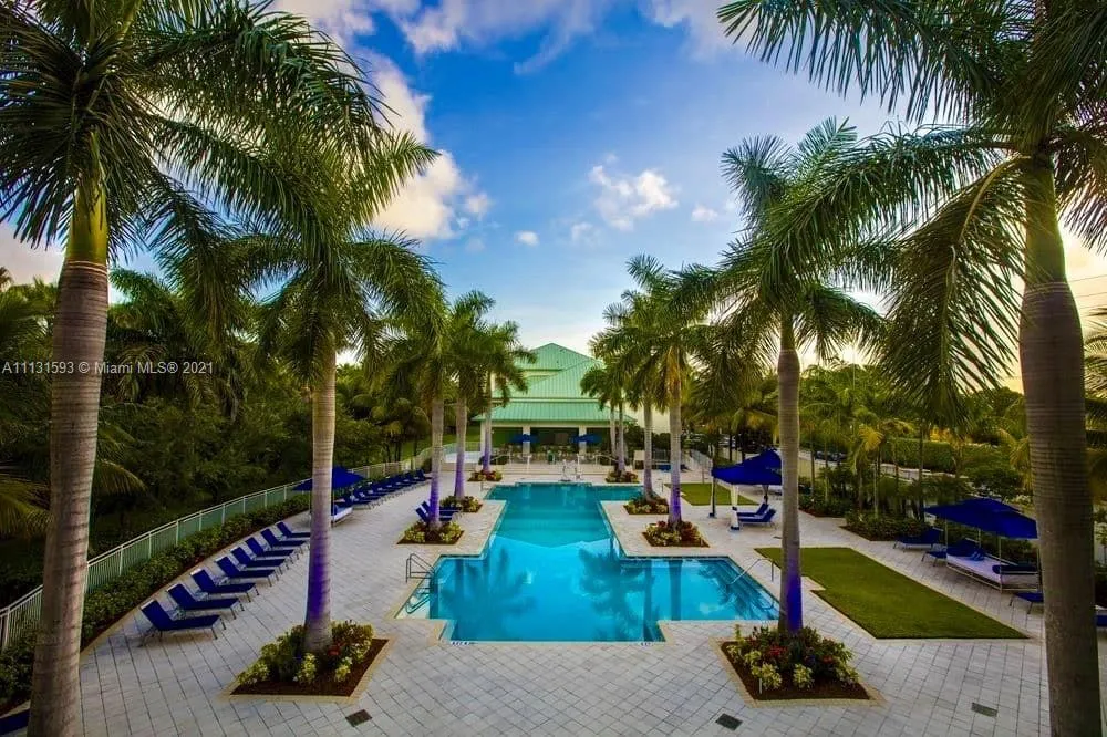 3 bedroom 4 bath for sale at 5300 NW 87th Ave # 1313, Doral FL 33178