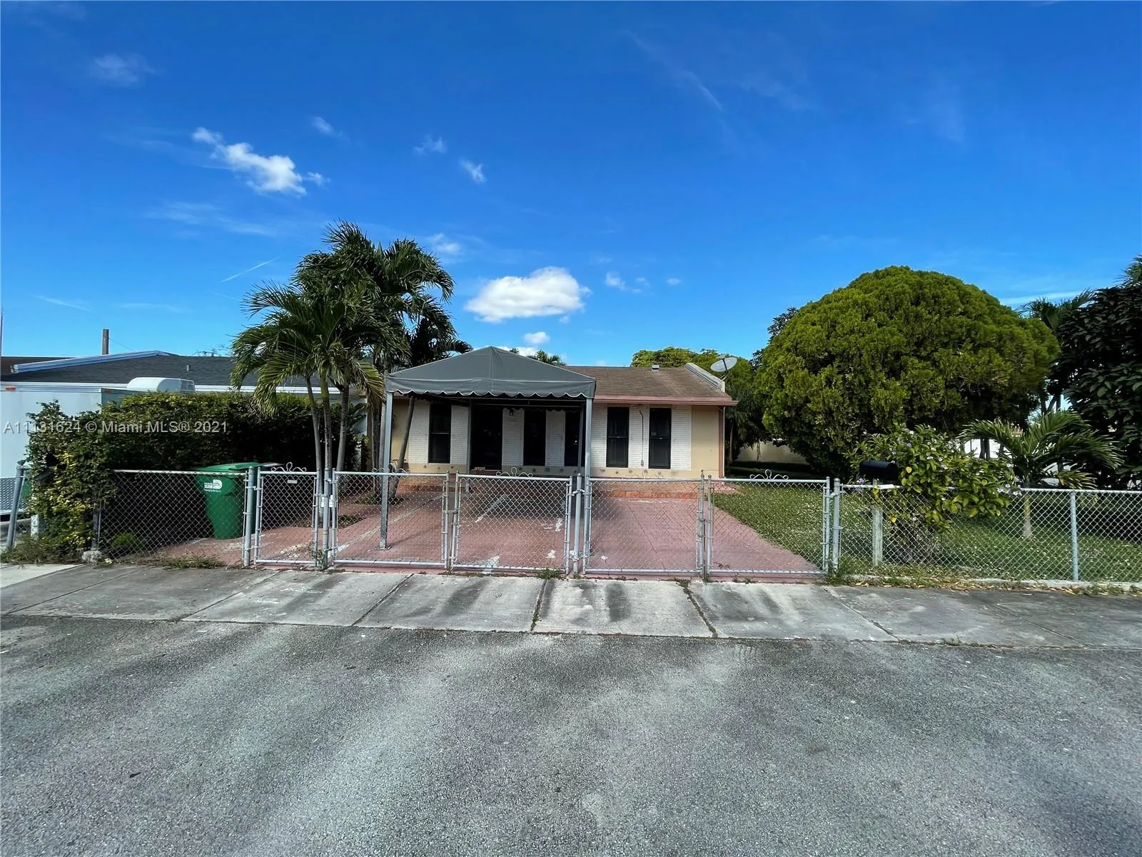 3 bedroom 1 bath for rent at 12933 SW 47th Ter, Miami FL 33175