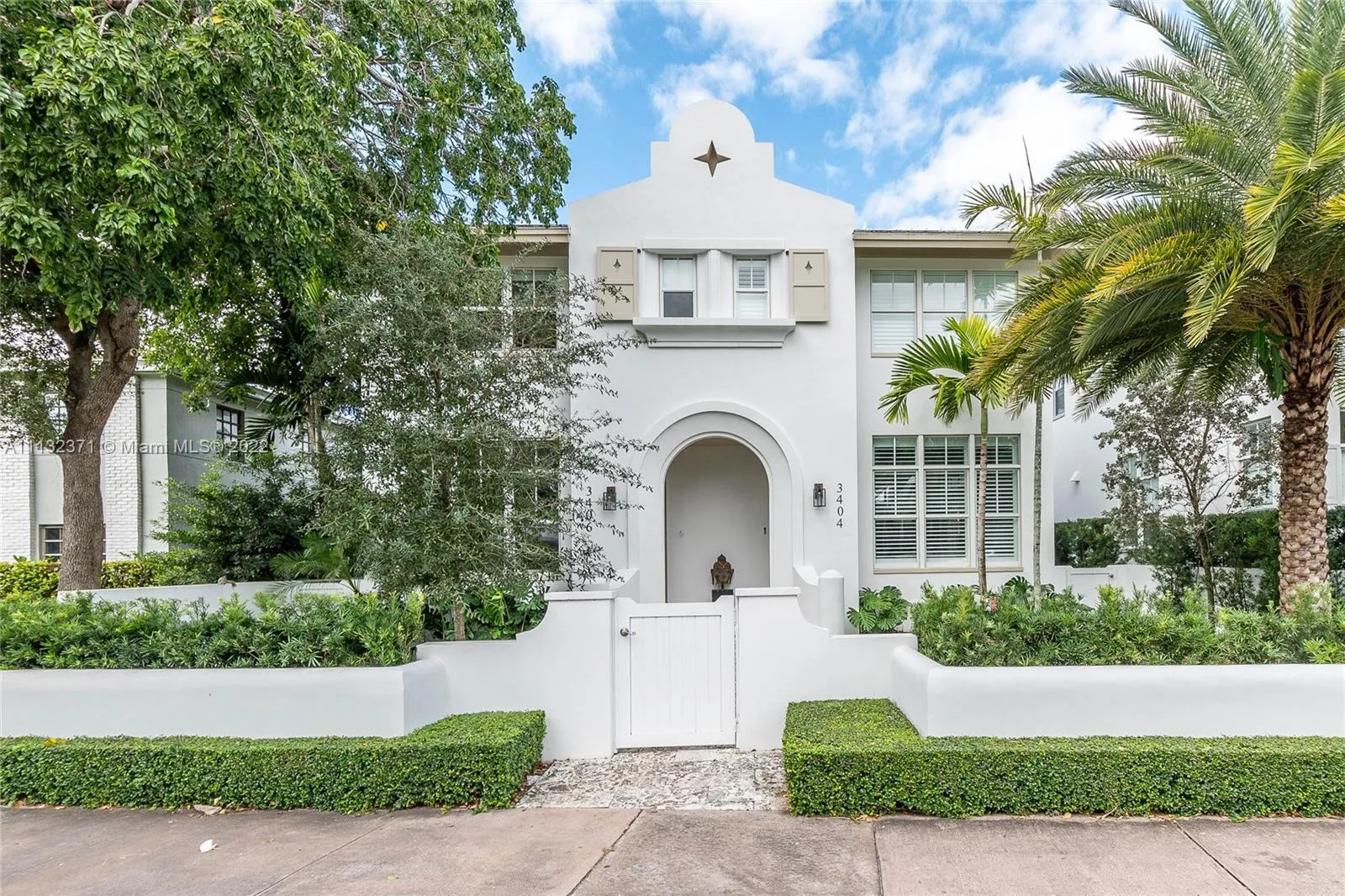 3 bedroom 2 bath for rent at 3406 Ponce De Leon Blvd # 3406, Coral Gables FL 33134