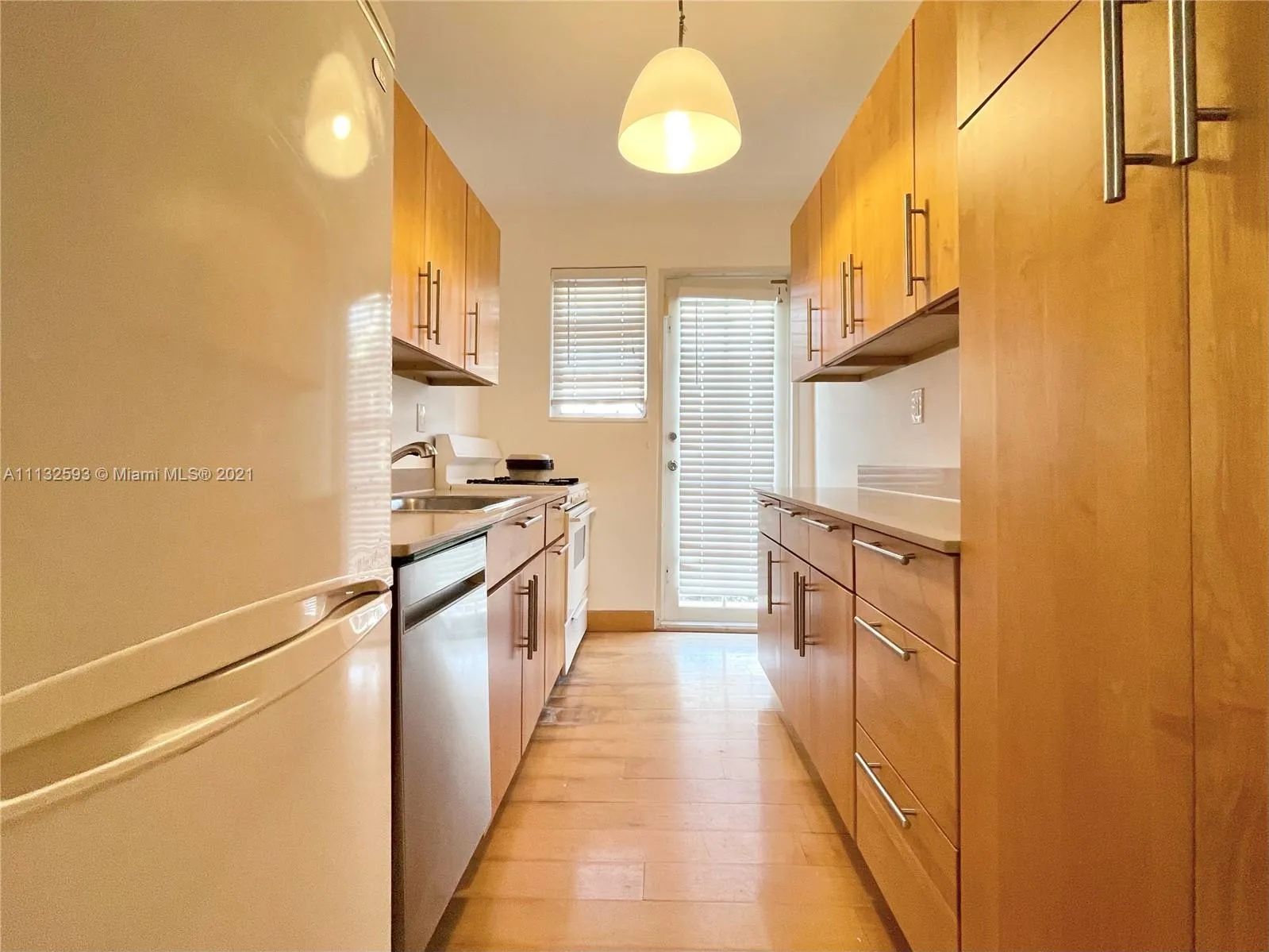 1 bedroom 1 bath for sale at 1925 Washington Ave # 8, Miami Beach FL 33139