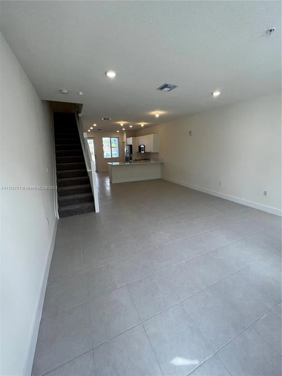 6453 NW 102nd Path # 103, Doral FL 33178