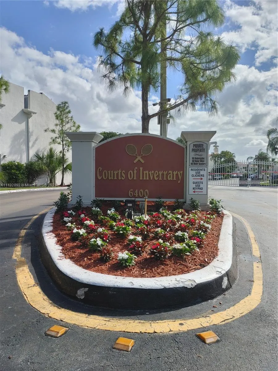 3 bedroom 3 bath for sale at 6532 Racquet Club Dr # 73, Lauderhill FL 33319