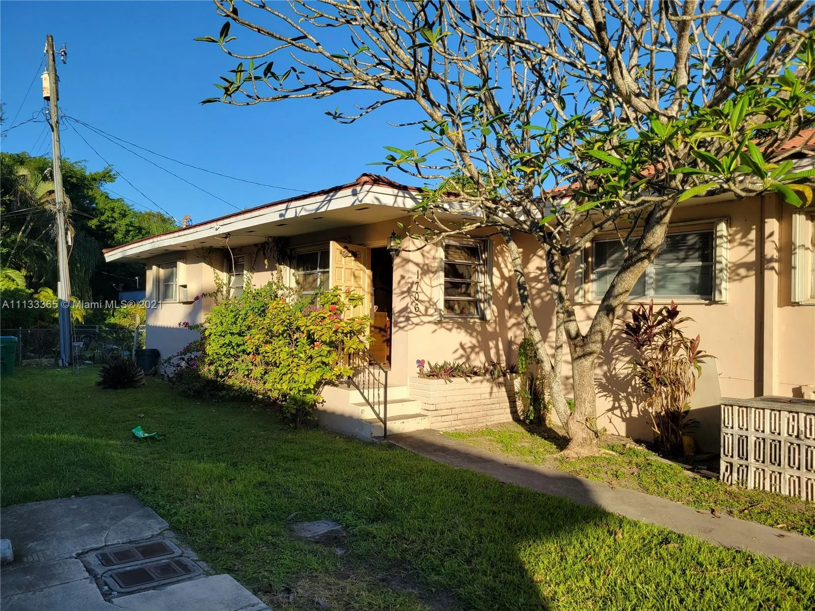 1704 S Le Jeune Rd, Coral Gables FL 33134