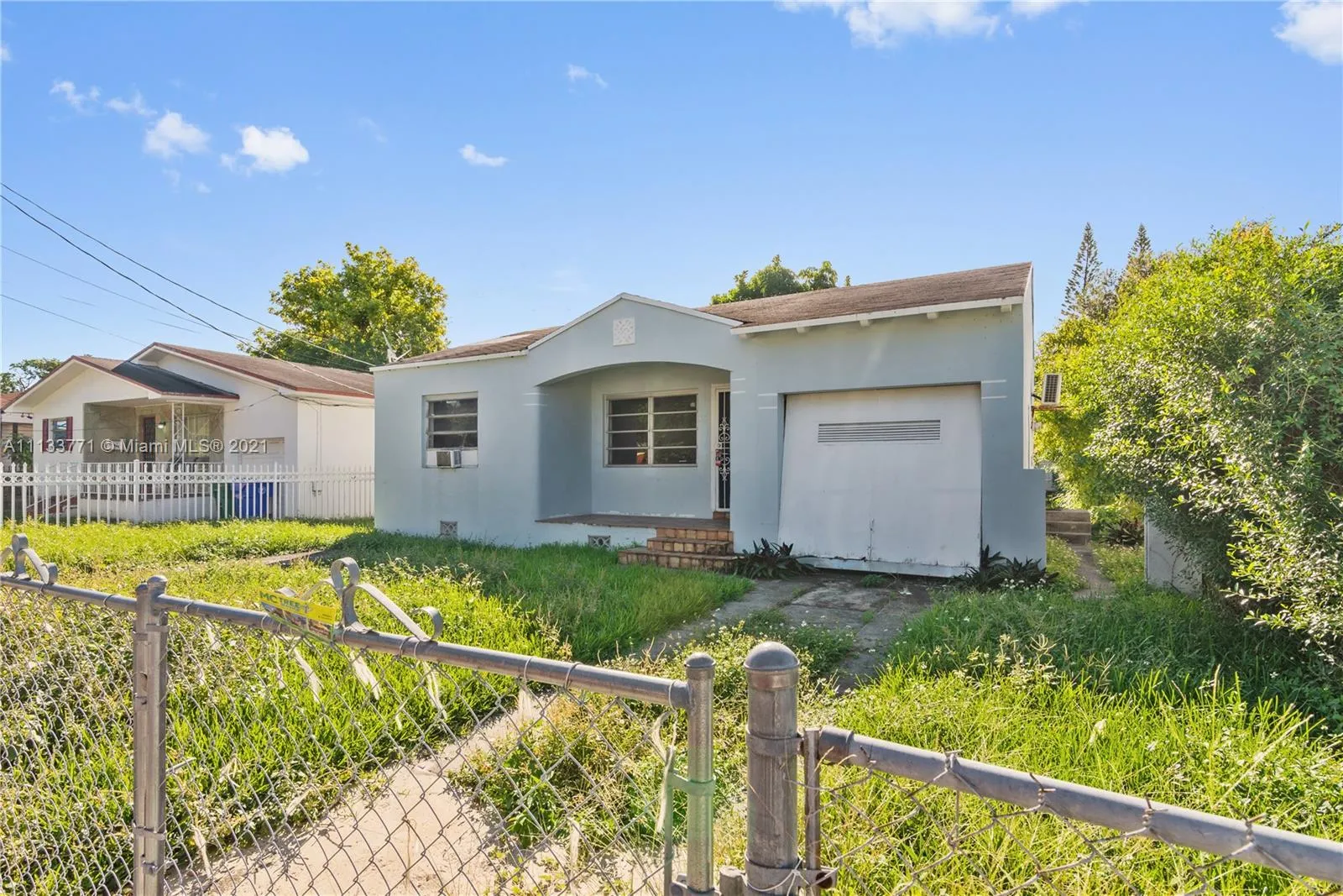 5 bedroom 4 bath for sale at 260 NW 43rd St, Miami FL 33127