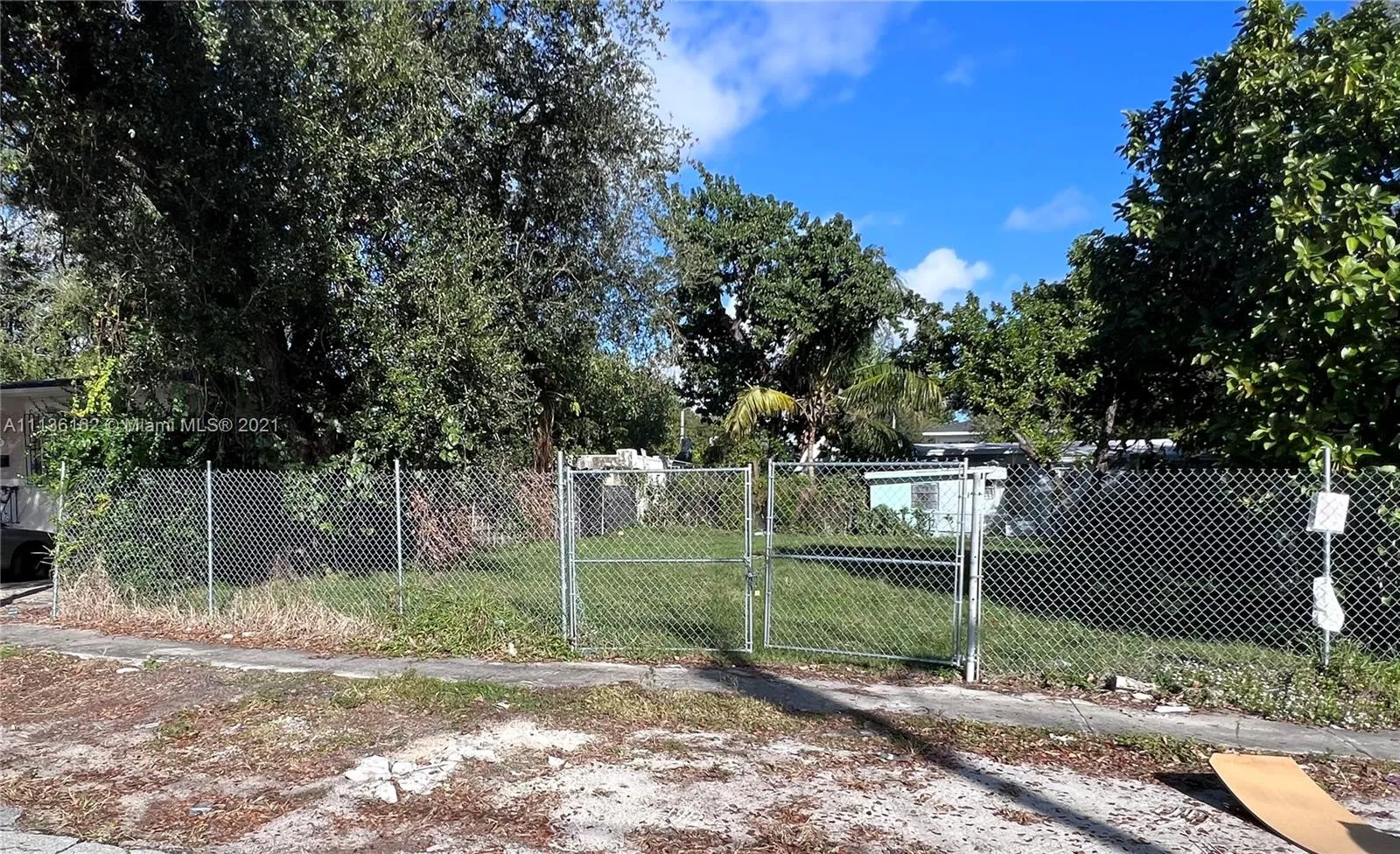 169 NW 68th St, Miami FL 33150