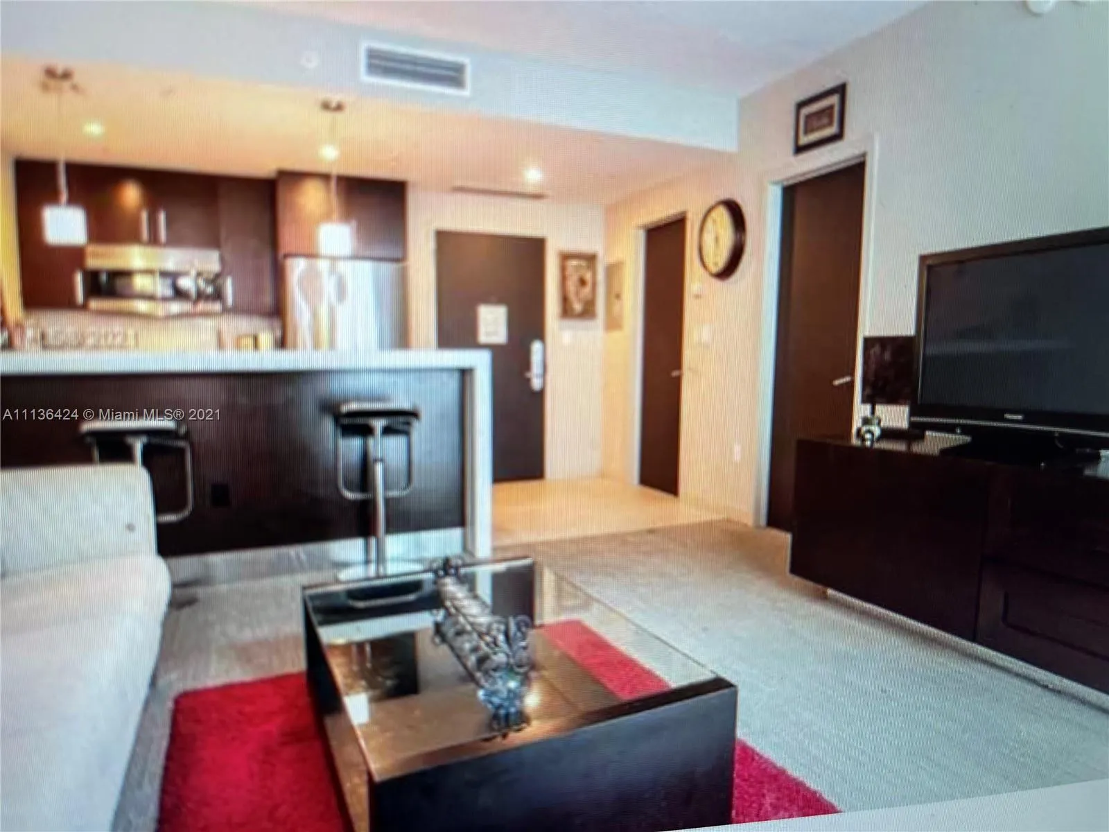1 bedroom 1 bath for sale at 17315 Collins Ave # 1008, Sunny Isles Beach FL 33160
