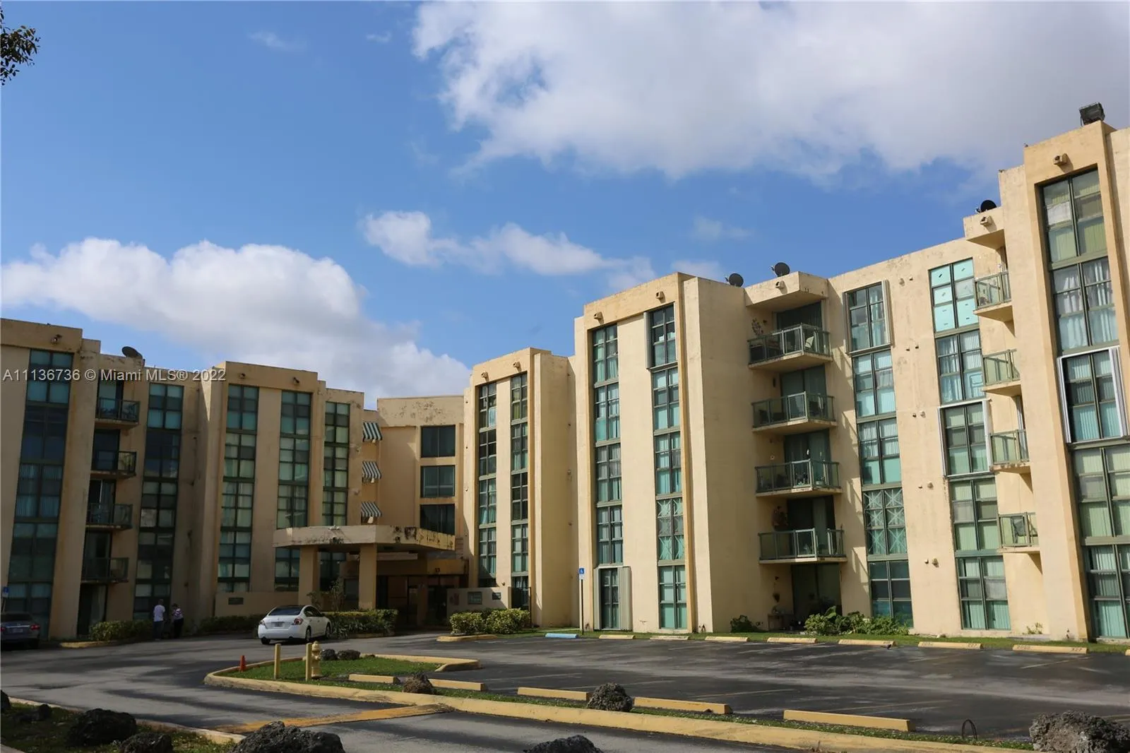 2 bedroom 2 bath for sale at 2055 SW 122nd Ave # 403, Miami FL 33175