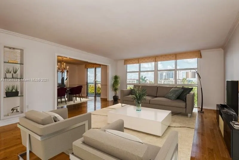 3 bedroom 3 bath for sale at 9 Island Ave # 614, Miami Beach FL 33139