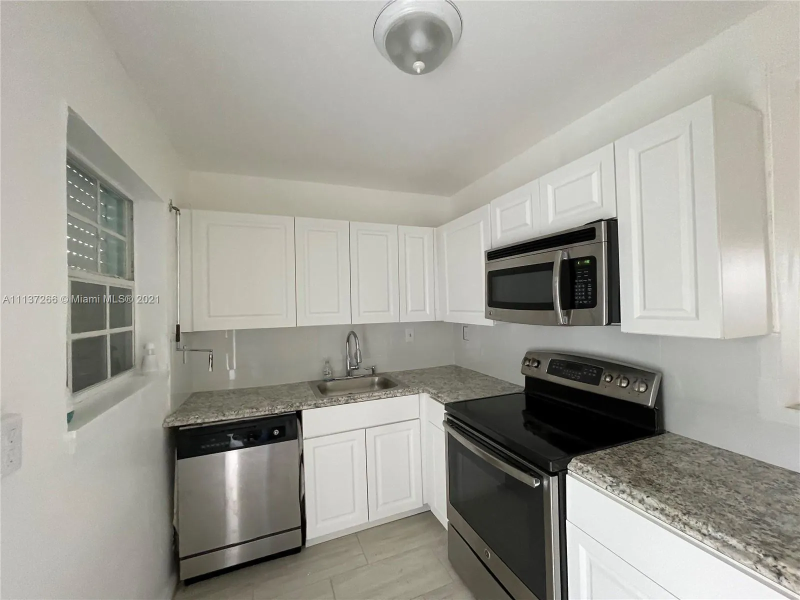 5401 SW 97th Ct, Miami FL 33165