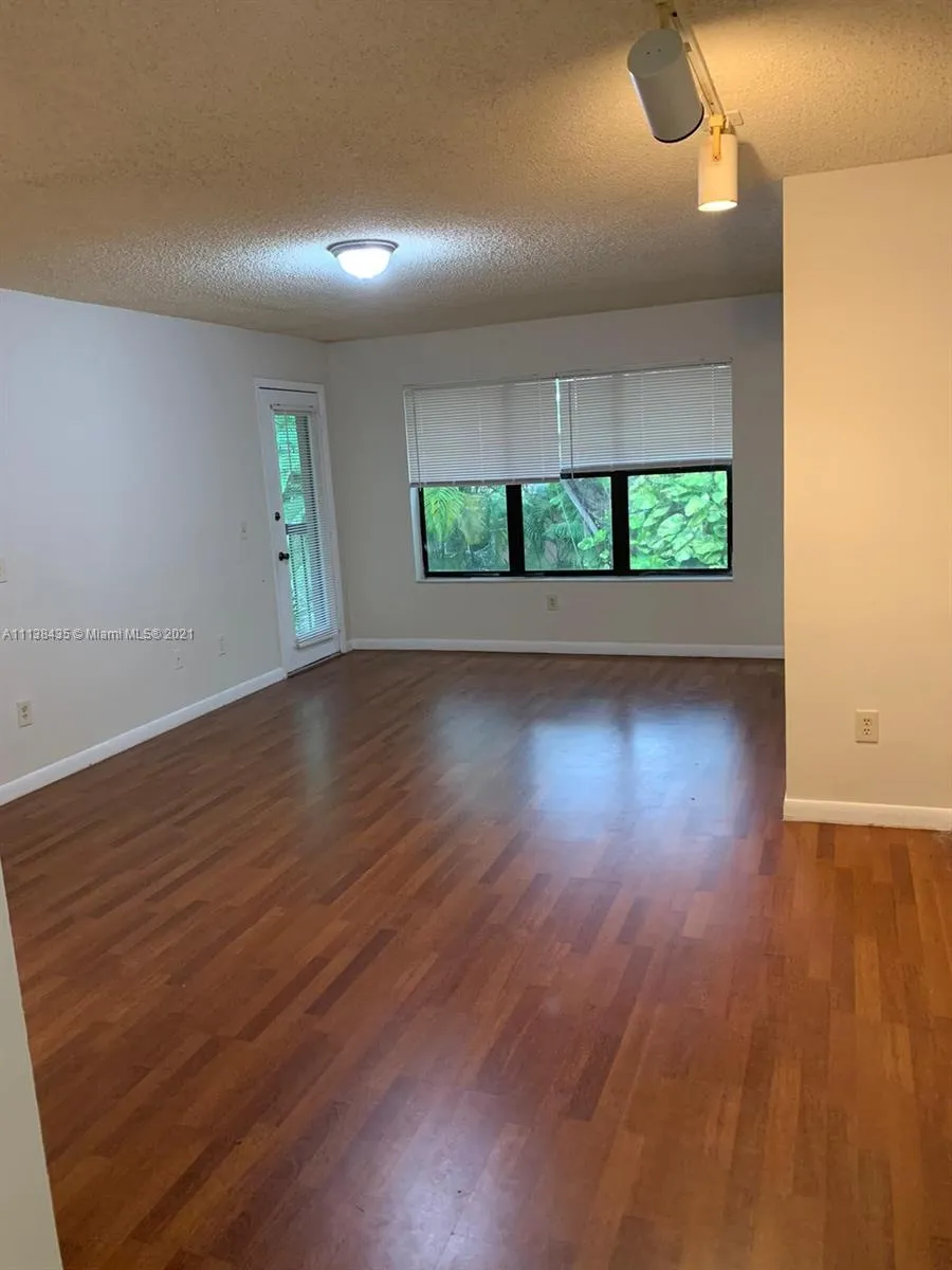 1 bedroom 1 bath for sale at 4241 W Mcnab Rd # 27, Pompano Beach FL 33069