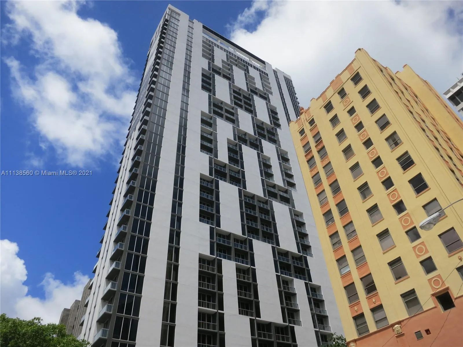 2 bedroom 1 bath for sale at 151 SE 1 St # 1902, Miami FL 33131