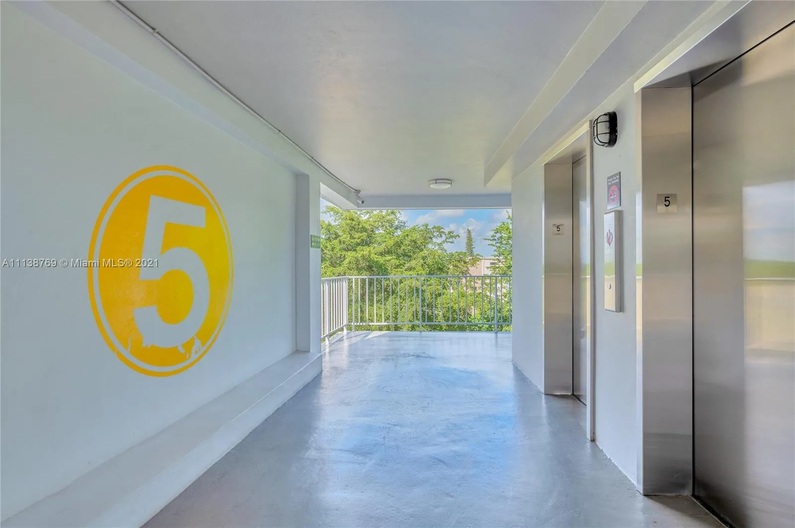 4800 Hillcrest Ln # 507, Hollywood FL 33021