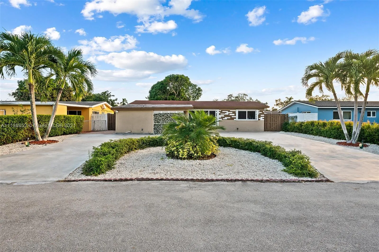 3 bedroom 2 bath for sale at 6450 Mckinley St, Hollywood FL 33024