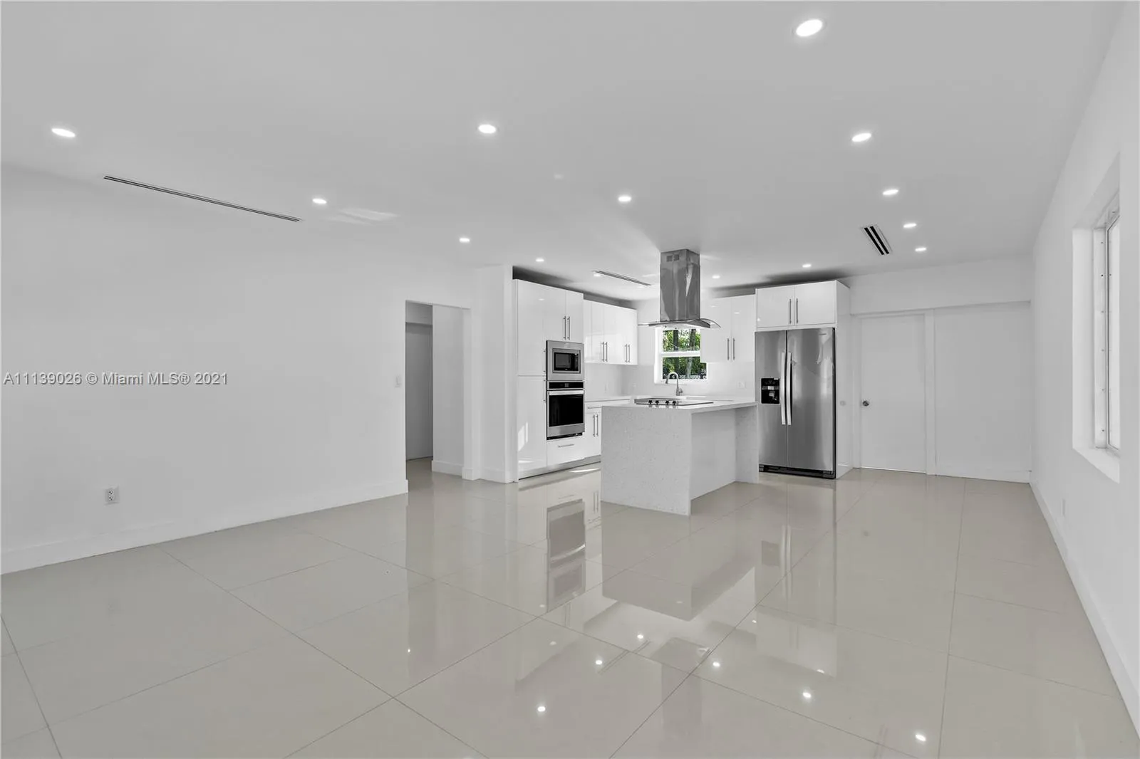 920 NE 159th St, North Miami Beach FL 33162