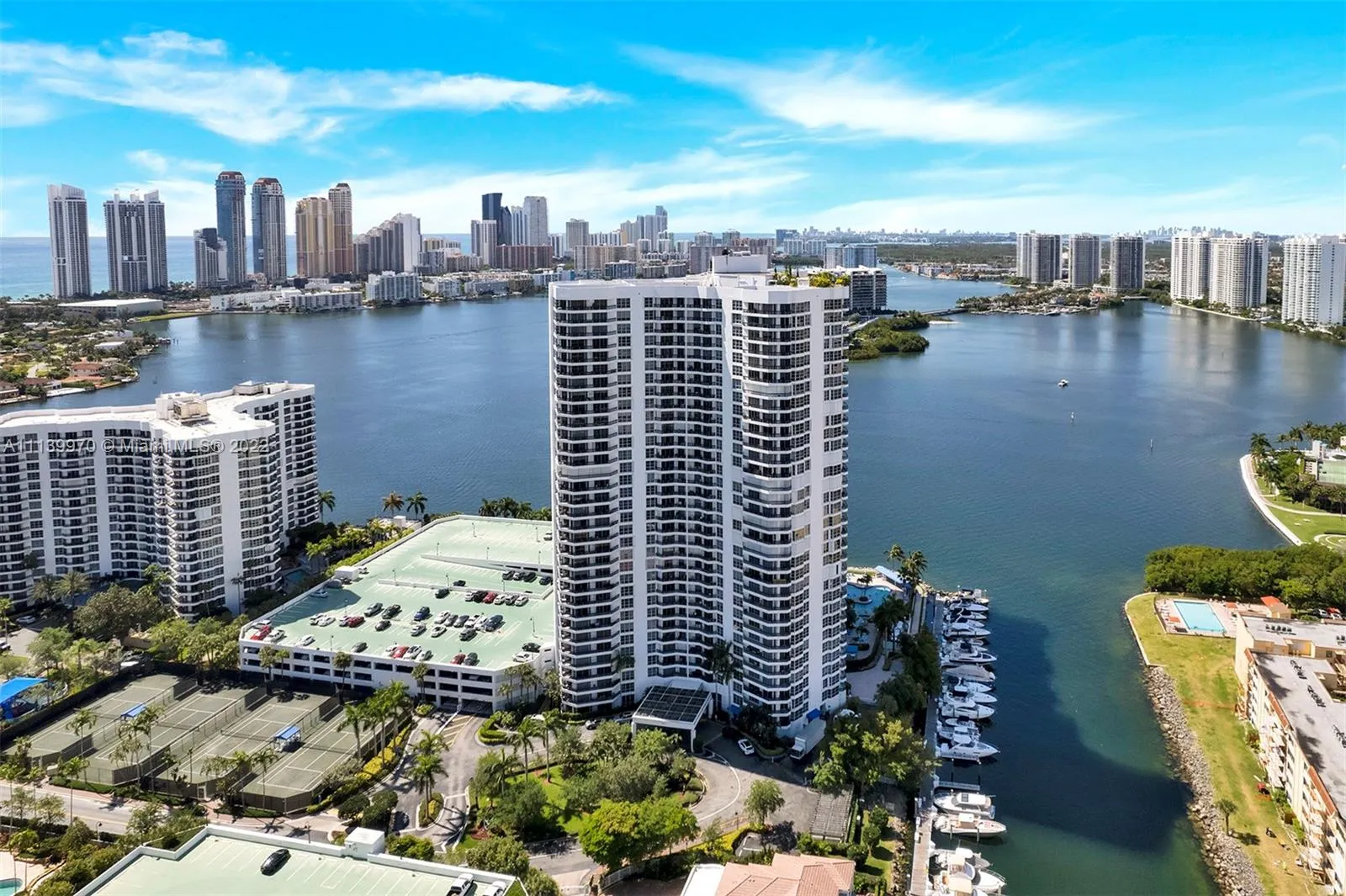2 bedroom 2 bath for sale at 3530 Mystic Pointe Dr # 3008, Aventura FL 33180