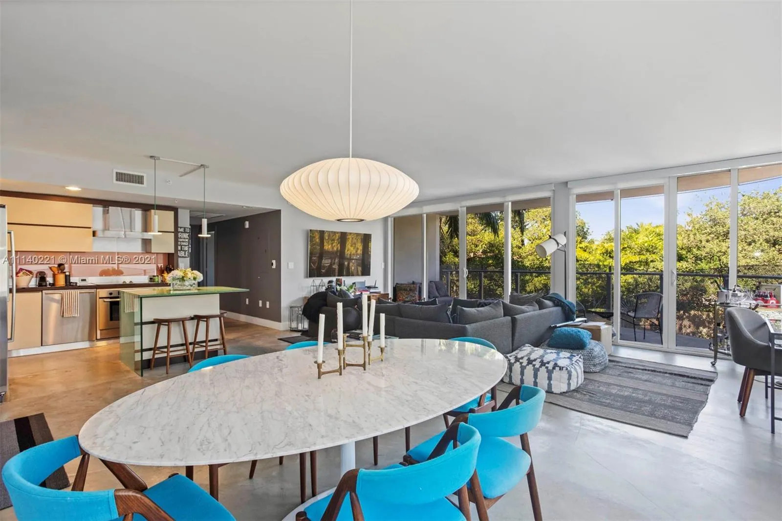 2 bedroom 2 bath for sale at 2155 Washington Ct # 210, Miami Beach FL 33139