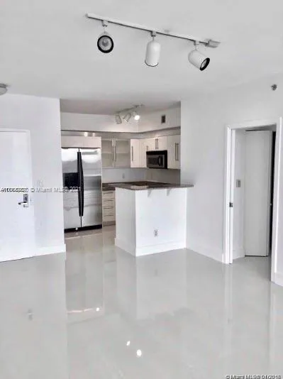 335 S Biscayne Blvd # 3900, Miami FL 33131