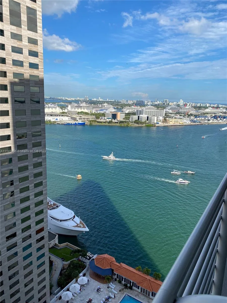 2 bedroom 2 bath for rent at 335 S Biscayne Blvd # 2900, Miami FL 33131