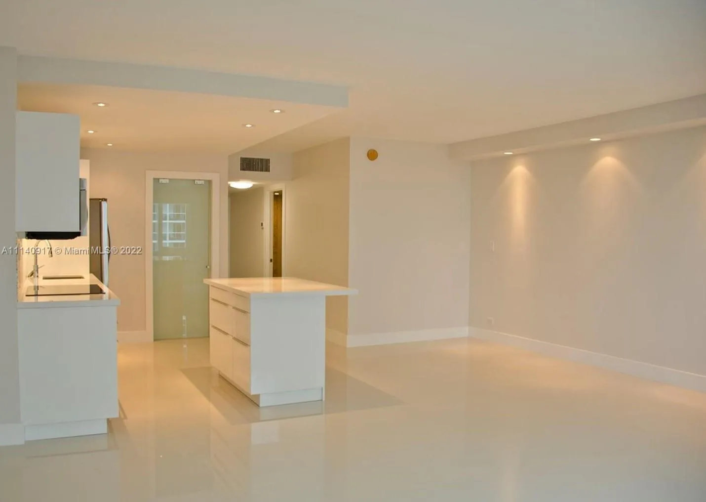 2301 Collins Ave # 912, Miami Beach FL 33139