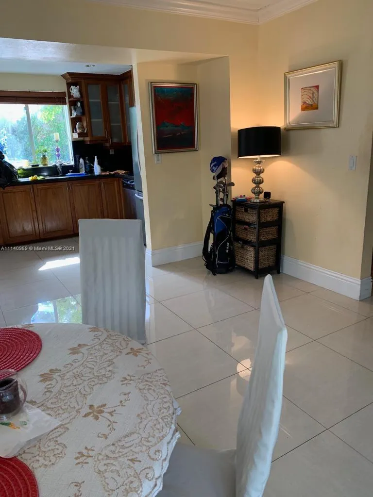 92 NE 90th St # 1, El Portal FL 33138