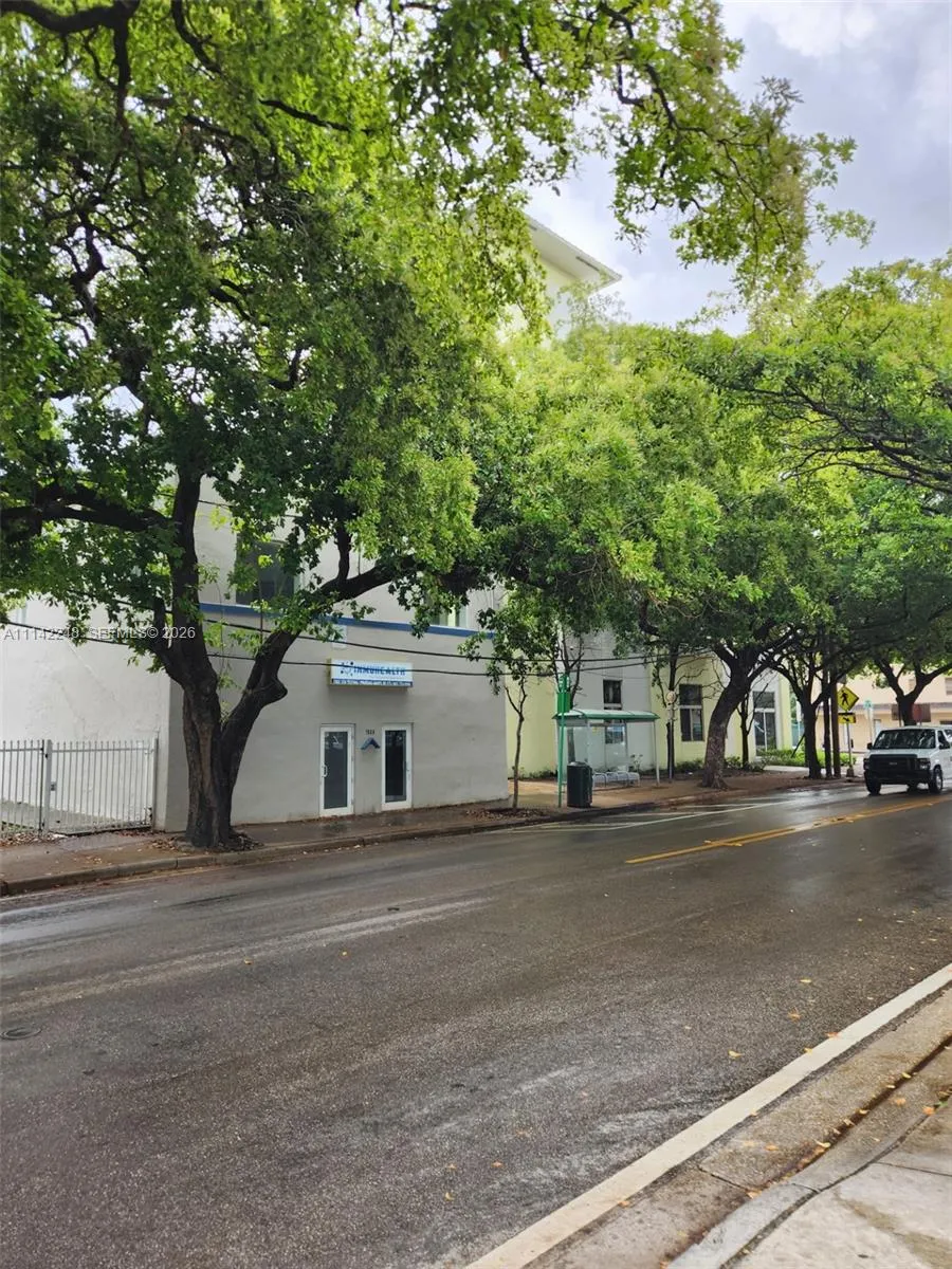 1525 NW 3rd Ave, Miami FL 33136