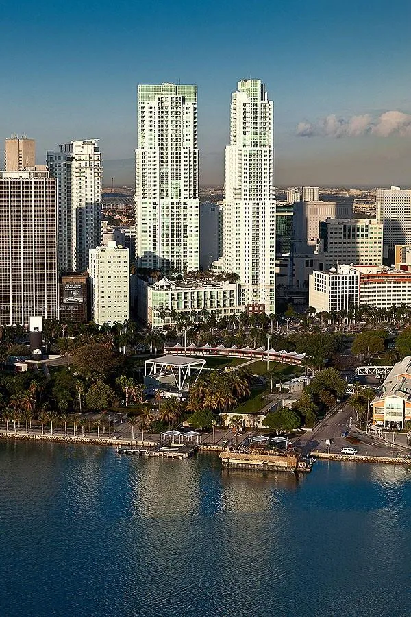 253 NE 2nd St # 1807, Miami FL 33132