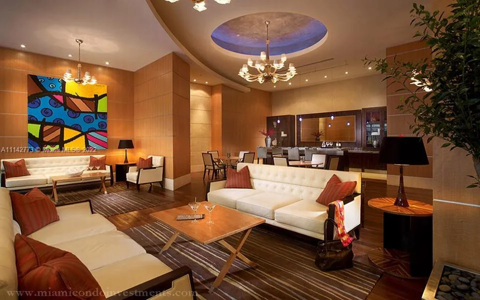 253 NE 2nd St # 1807, Miami FL 33132