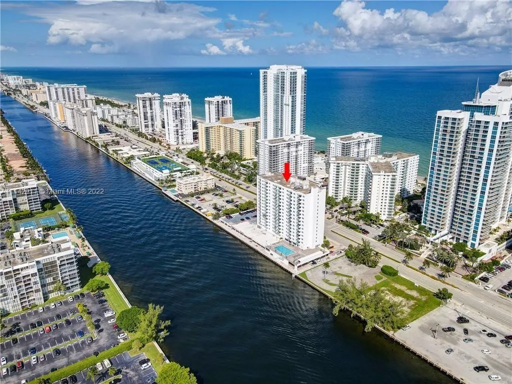 3000 S Ocean Dr # 1012, Hollywood FL 33019