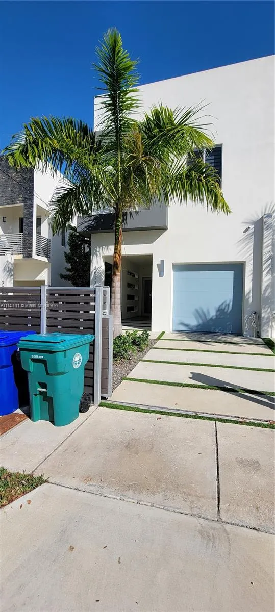 3073 Carter St, Miami FL 33133