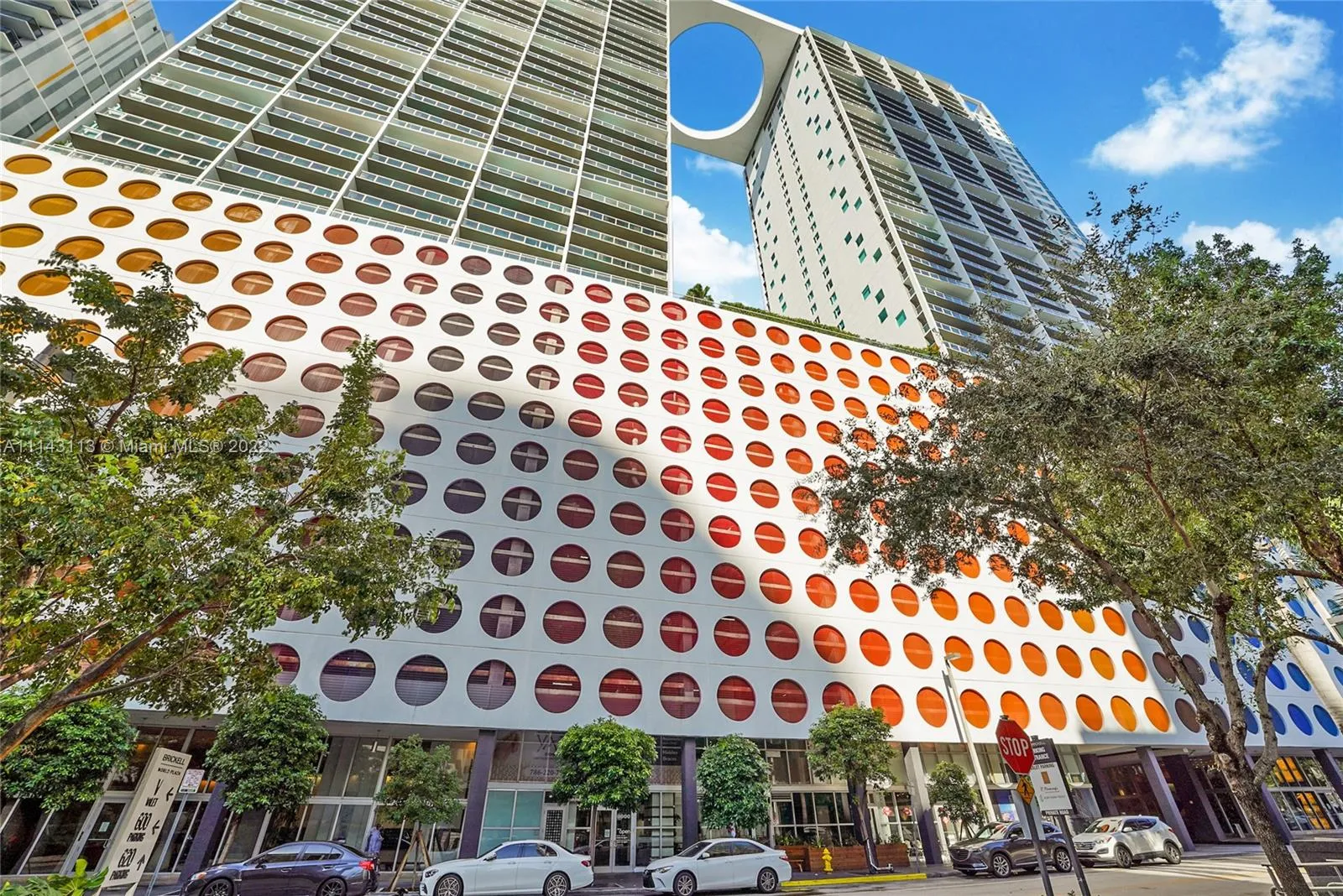 1 bedroom 1 bath for sale at 55 SE 6th St # 2500, Miami FL 33131