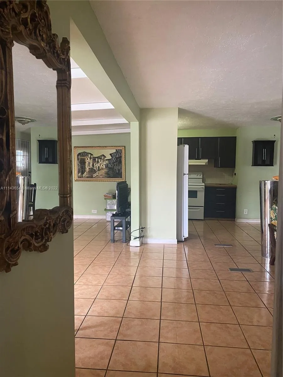 2775 W Okeechobee Rd, Hialeah FL 33010